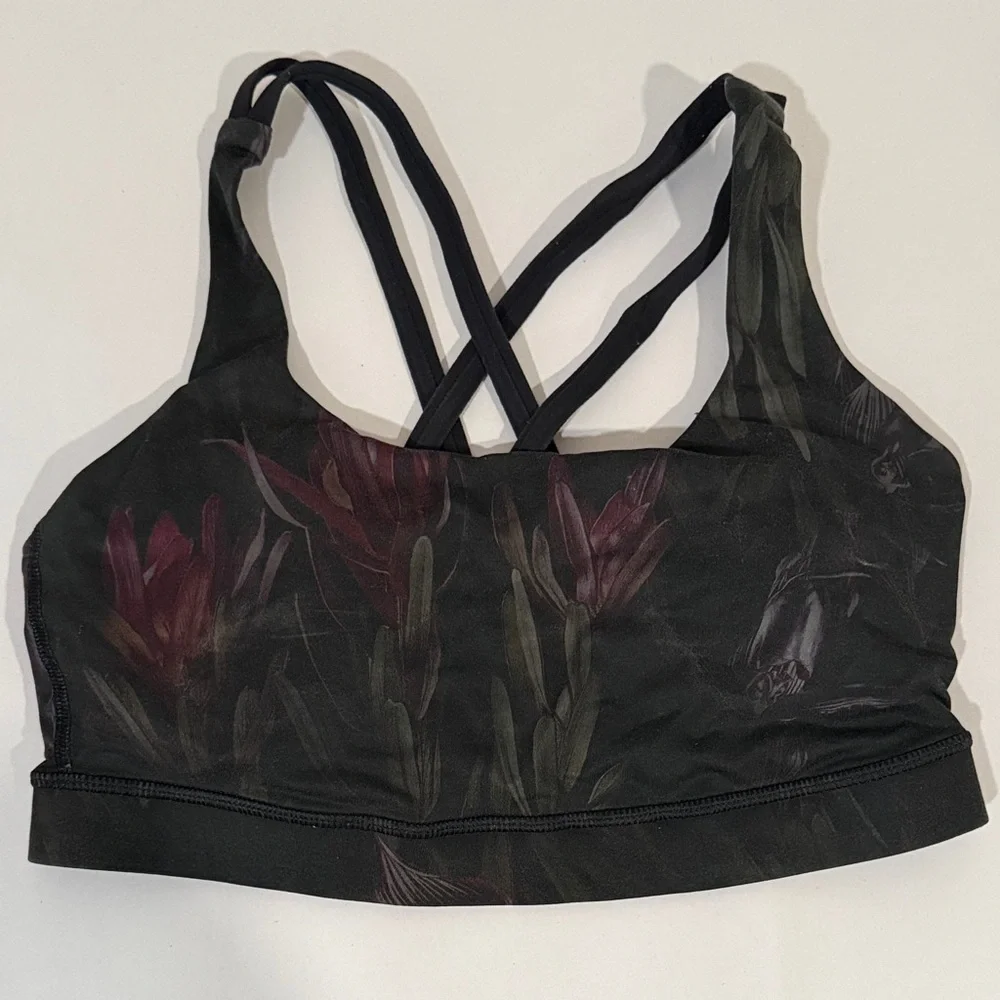 Lululemon Black Energy Floral Midnight Iris Sports Bra size Small